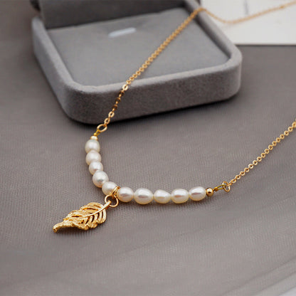 Women's Pearl Chain Necklace with Pendant