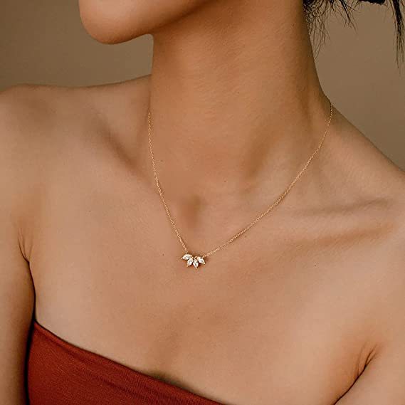 Women's Minimalist Fashion Jewelry Necklace