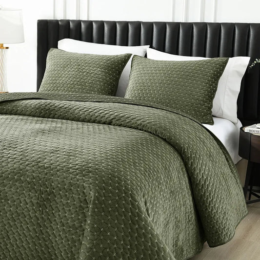 Pure Polyester Flannel Three-piece Bed Cover Set