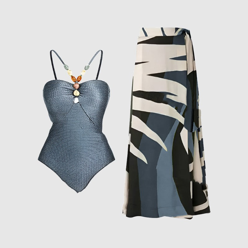Eleganter einteiliger Damen-Badeanzug und Schal