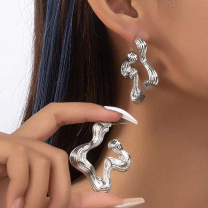 Women's Retro Style Exaggerated Earrings