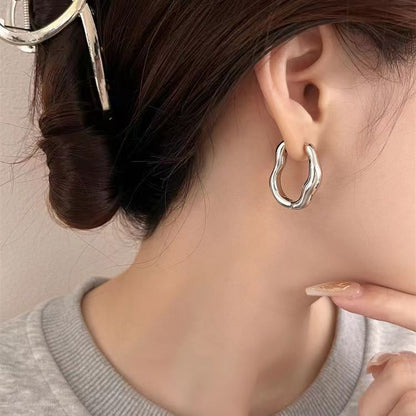 Einfache unregelmäßige geometrische Ohrringe für Damen