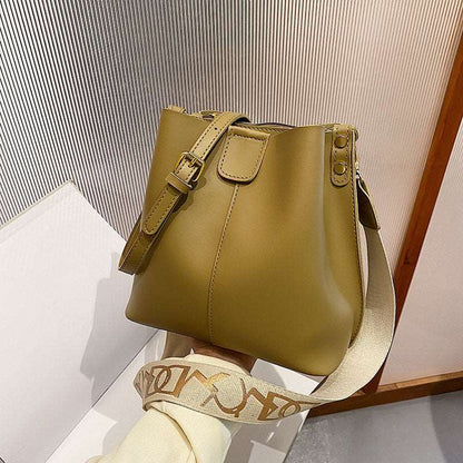 Women's French Minority Design Simple Wide Shoulder Strap Bucket Bag