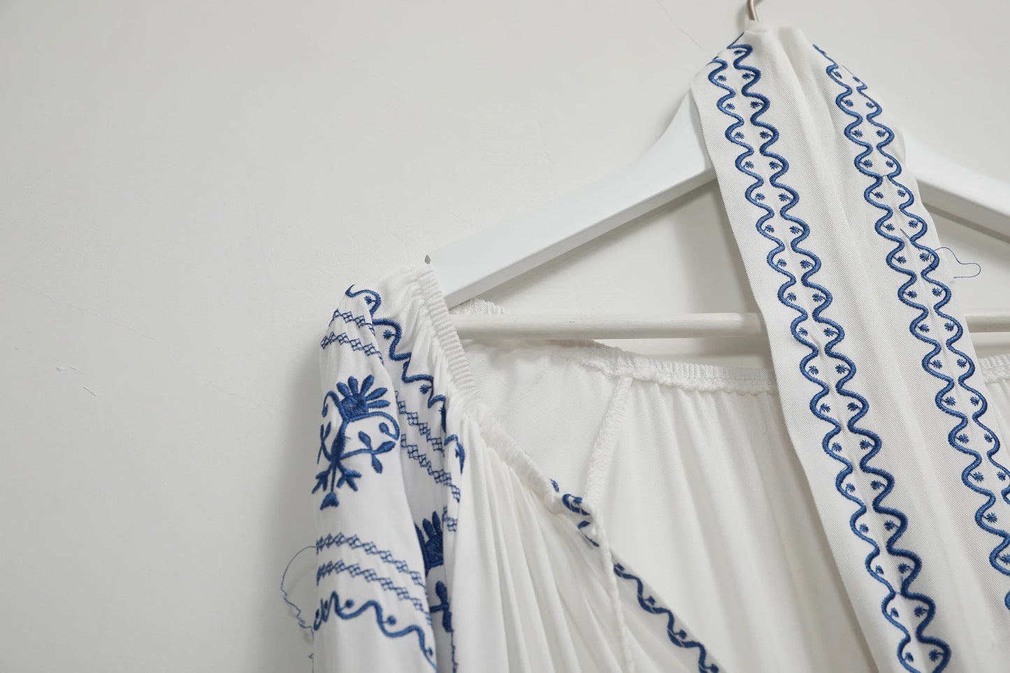Women's Vintage Boho Beach Hippie Long Sleeve Embroidery Loose Maxi Dress