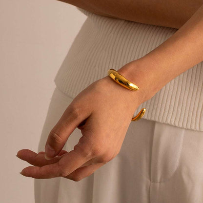 Women's Stainless Steel Irregular Shape Smooth Bracelet